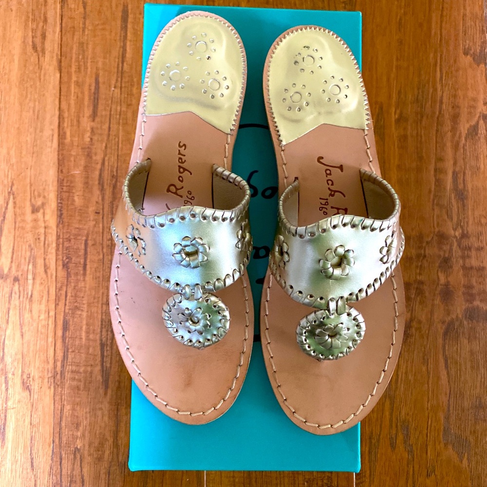 Jack Rogers Hampton Flats in Platinum, size 7.5